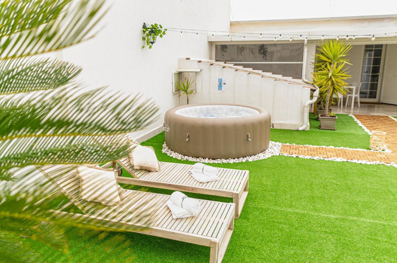 Ferienwohnung Apulialux Private 100Mq Rooftop Oasis W Jacuzzi Bari Exterior foto