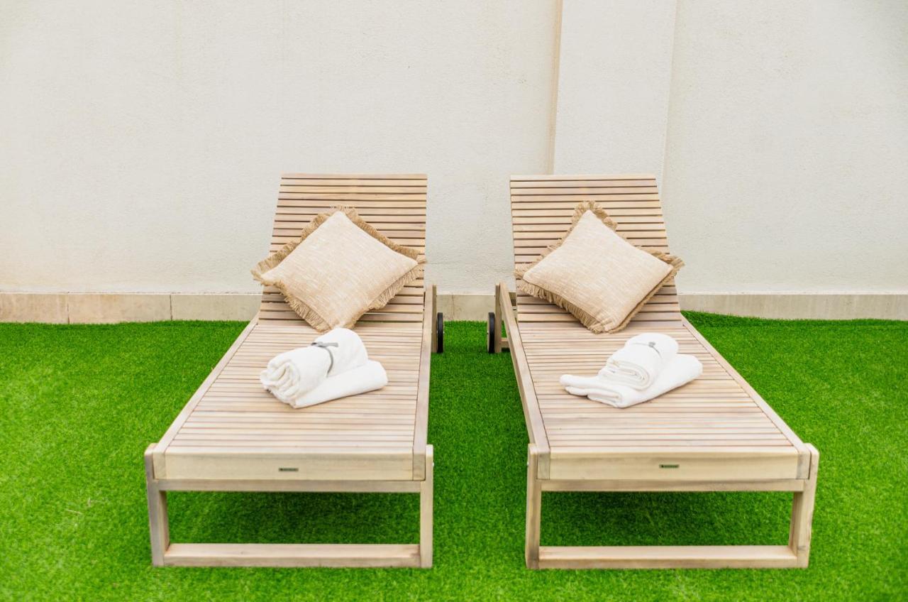 Ferienwohnung Apulialux Private 100Mq Rooftop Oasis W Jacuzzi Bari Exterior foto